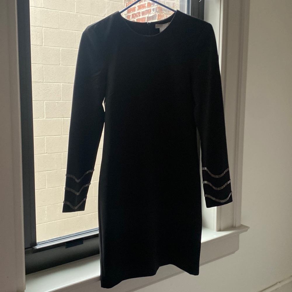 Classy black dress 👗 H&M
